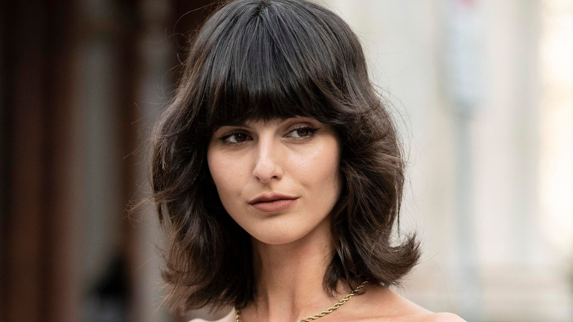‘French Girl Aesthetic’: Qué es y cómo lograr la tendencia viral beauty del verano