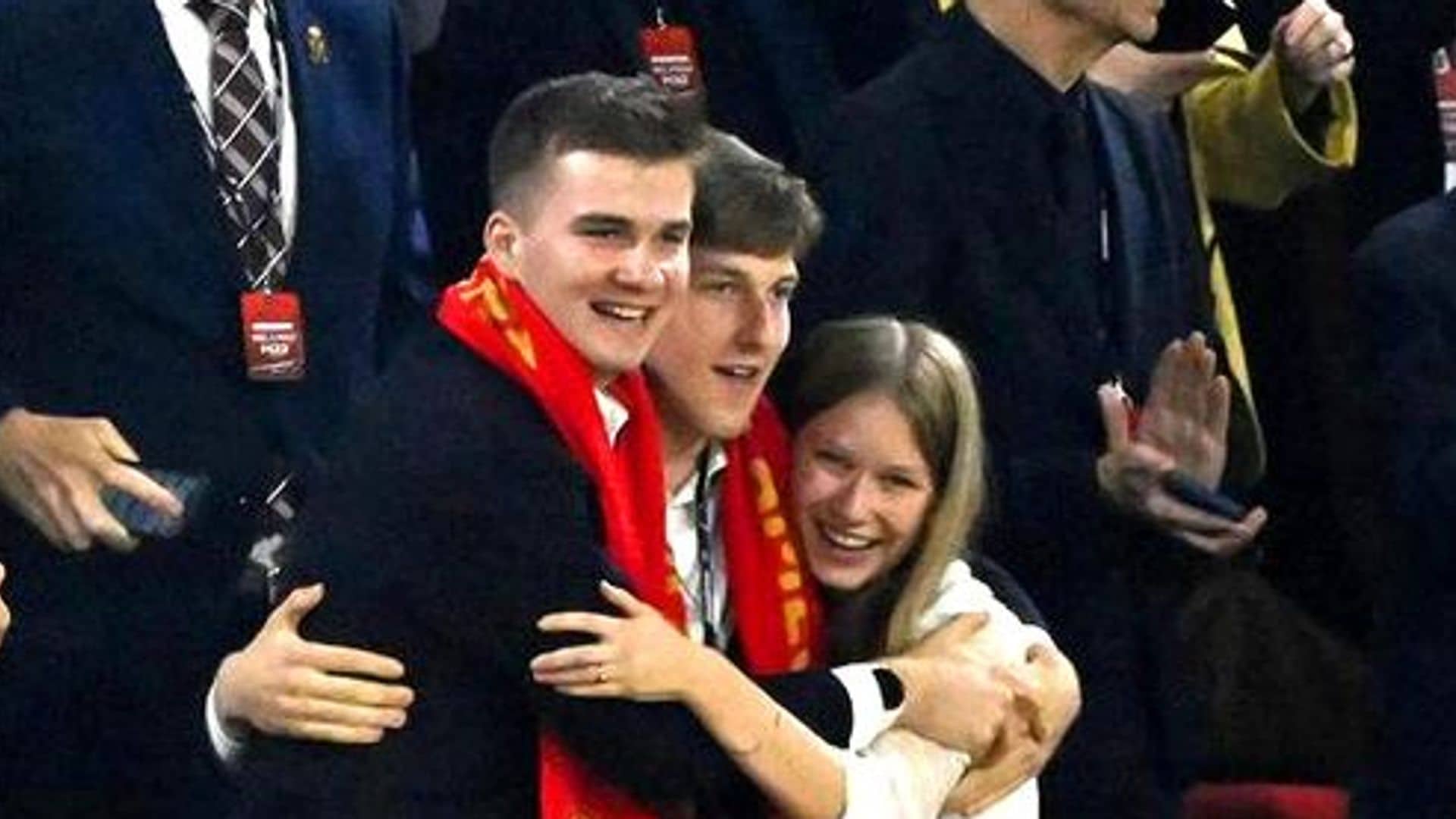 La euforia de los príncipes Gabriel, Emmanuel y Éléonore tras la victoria de Bélgica en la Eurocopa