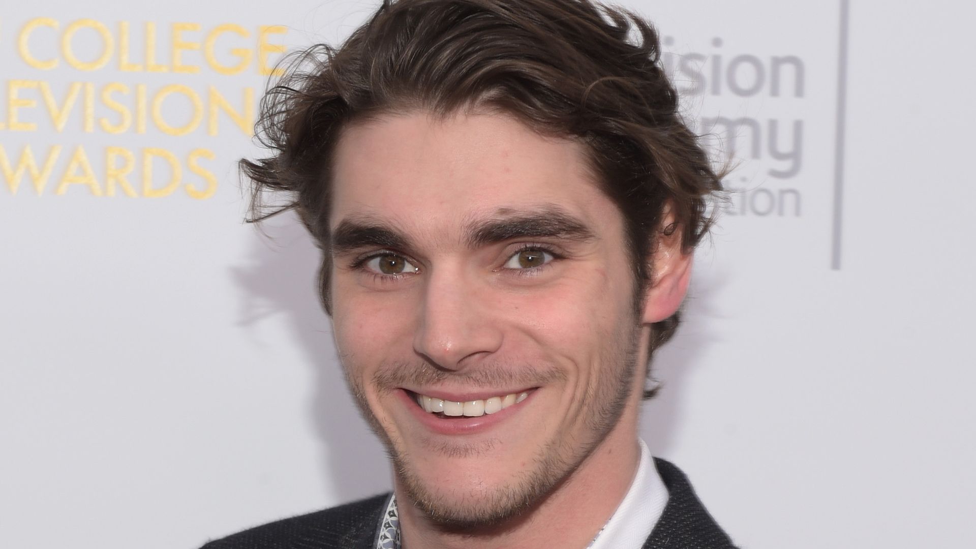 RJ Mitte falleció a los 34 años; las autoridades creen que se trató de un suicidio.
