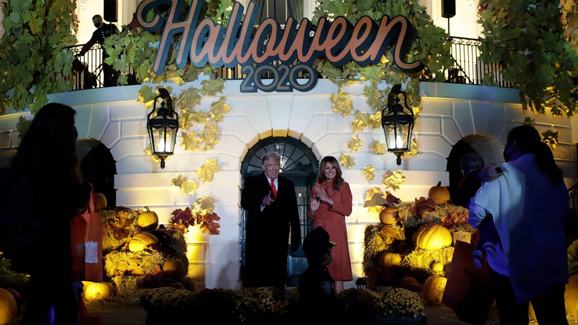 Donald y Melania Trump transforman la Casa Blanca para celebrar Halloween