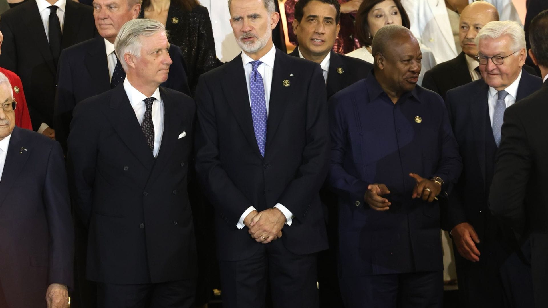 El Rey, junto al presidente de la República Árabe de Egipto y los jefes de Estado y de Gobierno invitados a la ceremonia de inauguración del Gran Museo Egipcio (Giza)
