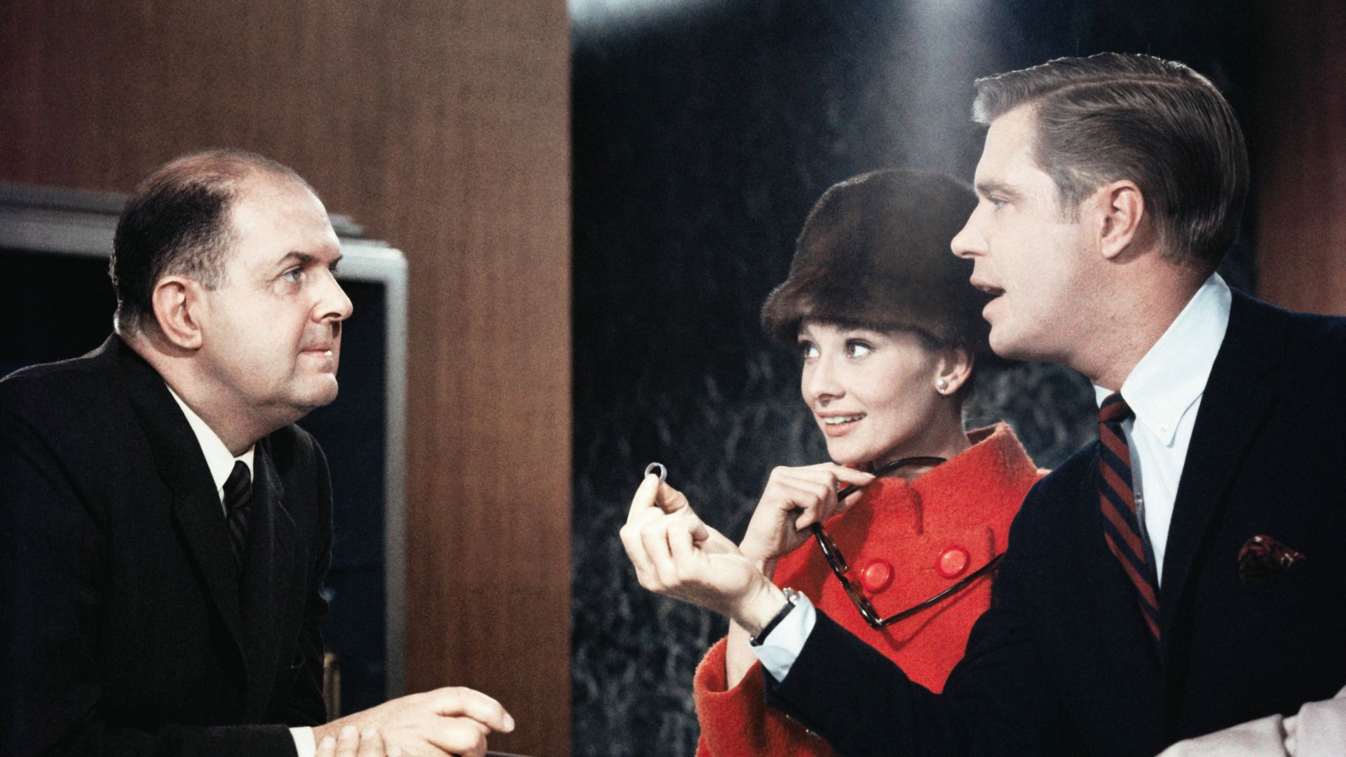 Fallece John Loring, el dandi que impulsó a Paloma Picasso, convirtió las gemas de colores en piezas de lujo y oficializó el icónico azul de Tiffany & Co.