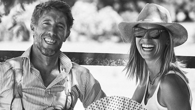 Laura Sánchez y Manuel Escribano sonrientes en la felicitación de la modelo por el cumpleaños del torero