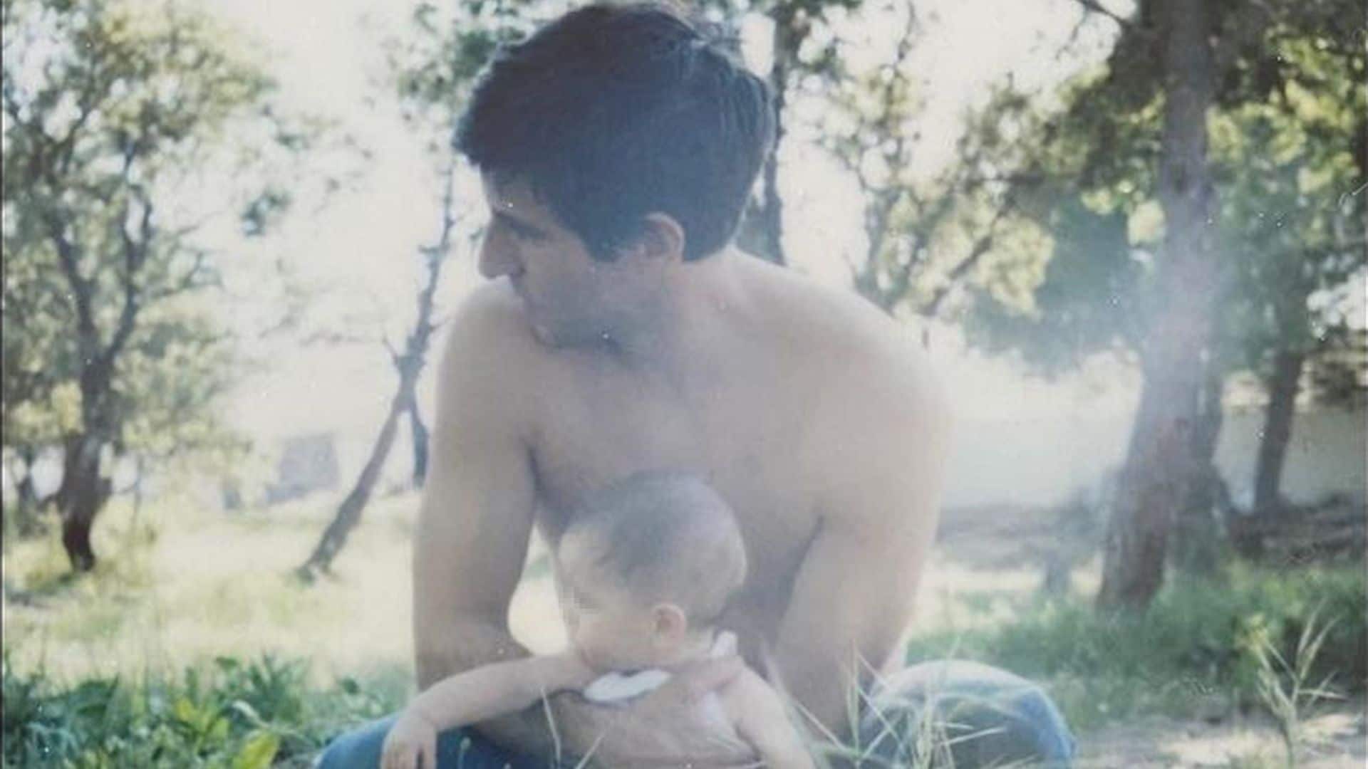 Quim Gutiérrez y Paula Willems, unos padres felices con su pequeño Bru en plena naturaleza