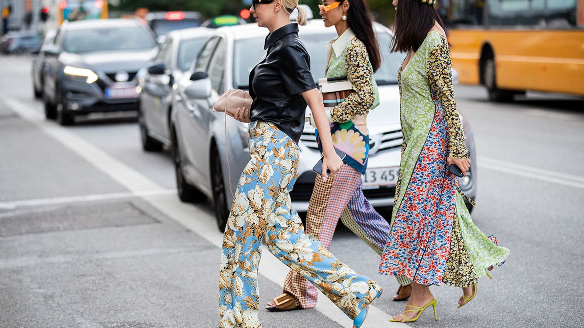Los pantalones estampados más fáciles de combinar que arrasan este verano