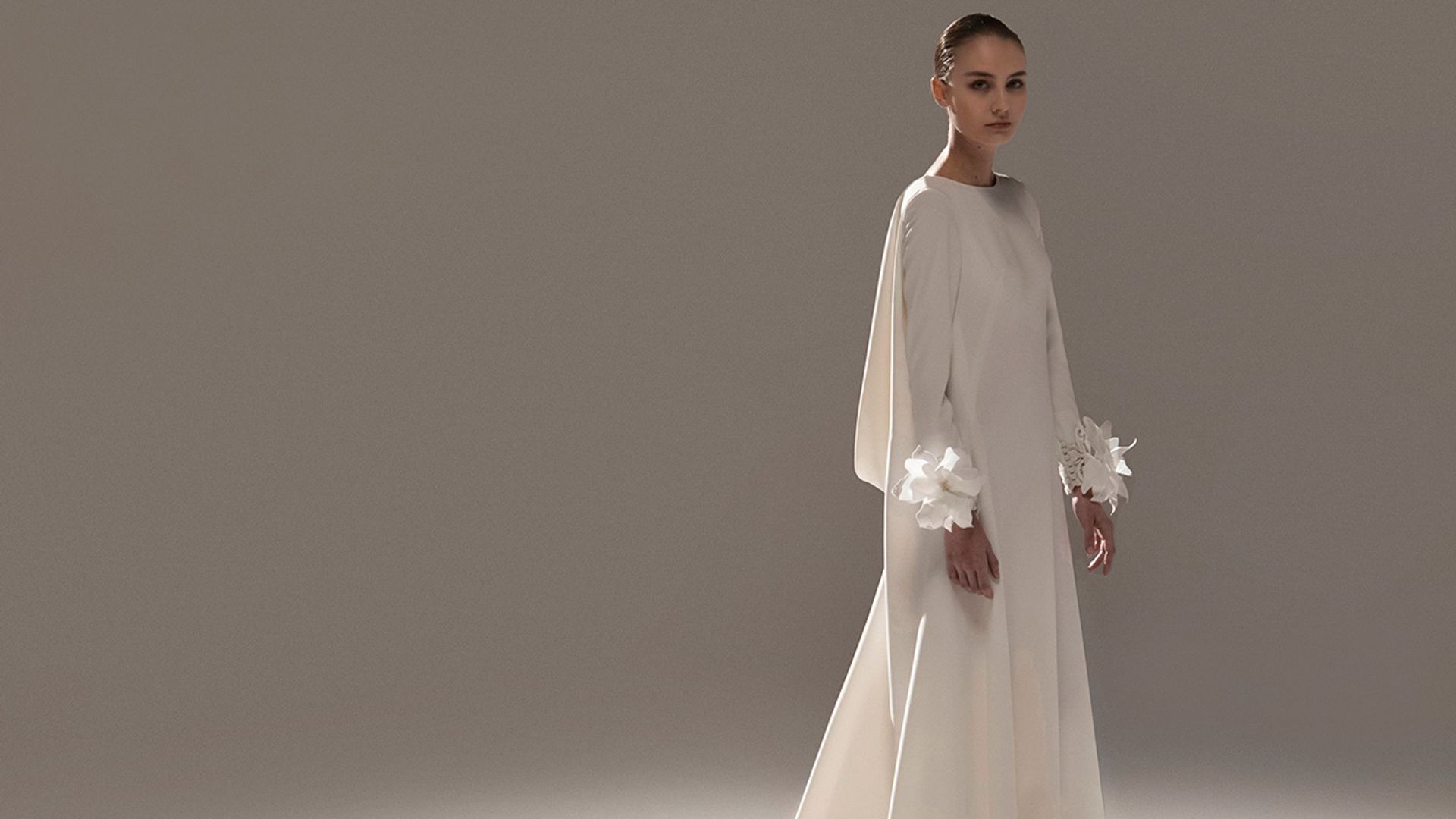 La primera colección nupcial de Stéphane Rolland enamorará a las novias más detallistas
