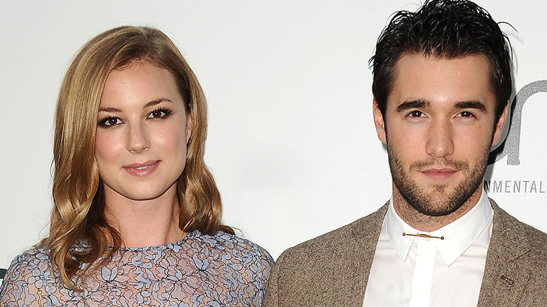 La romántica coincidencia de Emily VanCamp y Josh Bowman ('Revenge') en el día de su boda