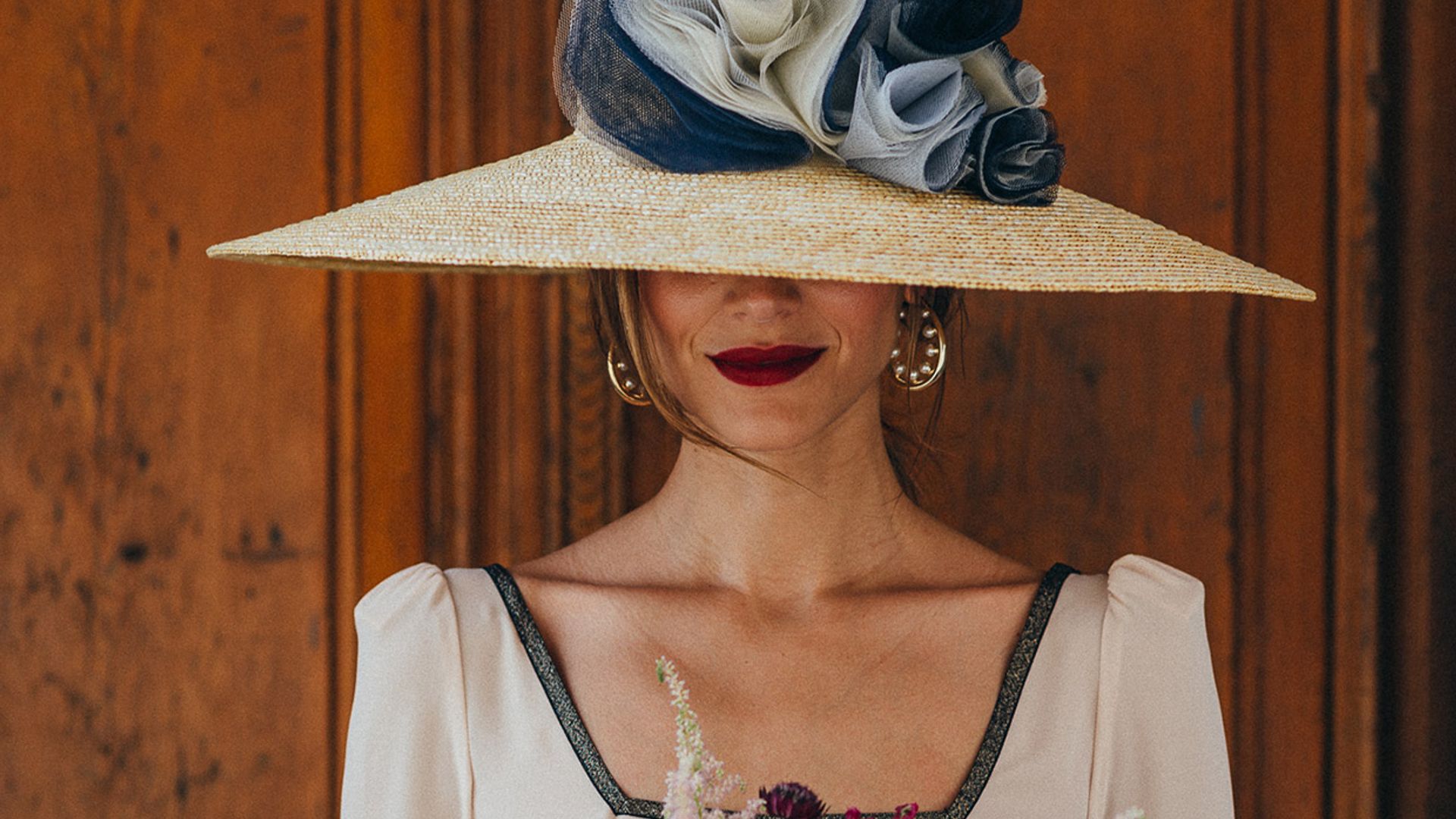 Novias con sombrero: así se lleva el complemento más personal