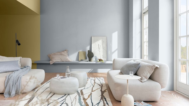 Salón con paredes pintadas en colores suaves, muy veraniego