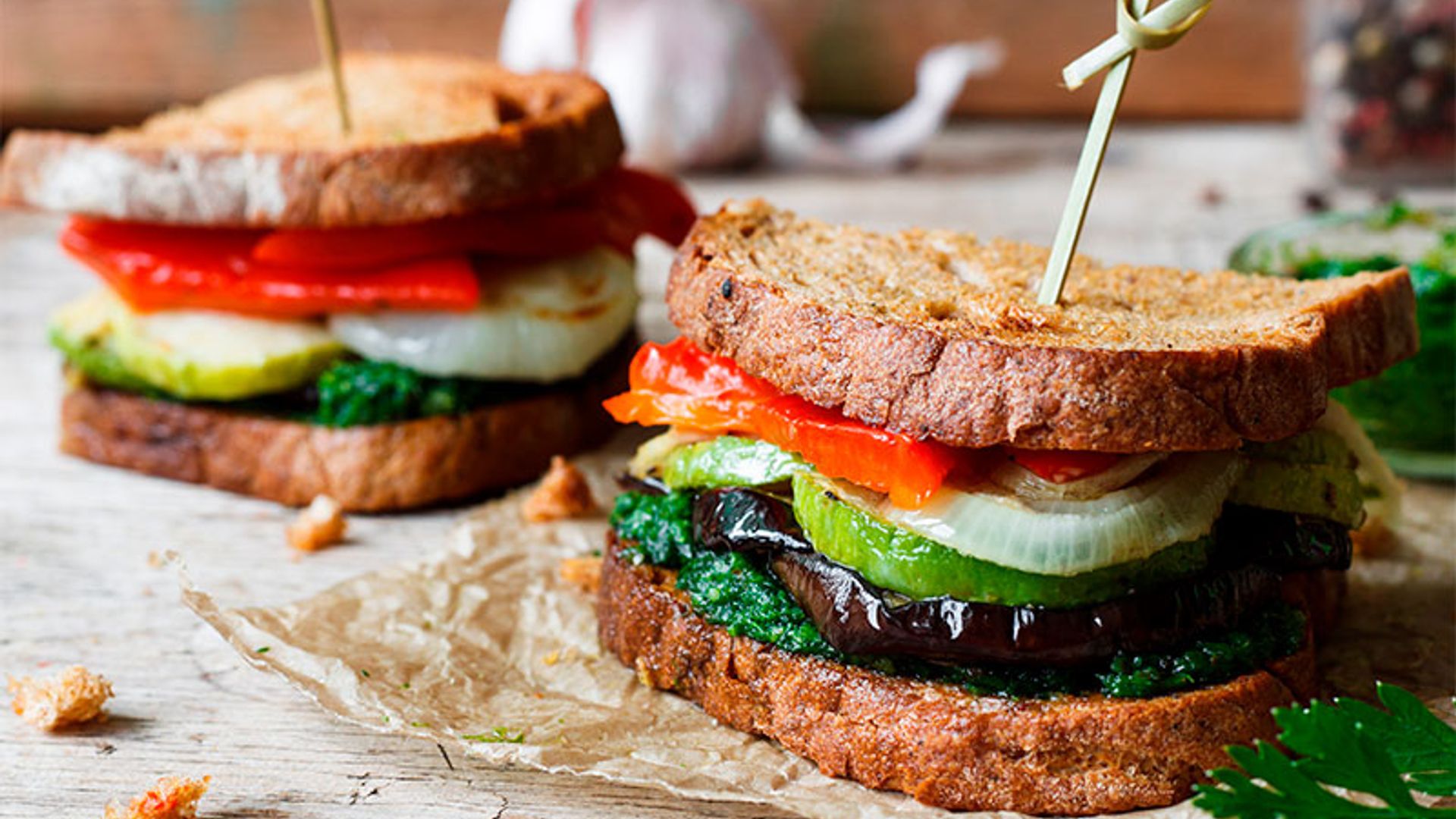 Sándwich de escalivada con pesto