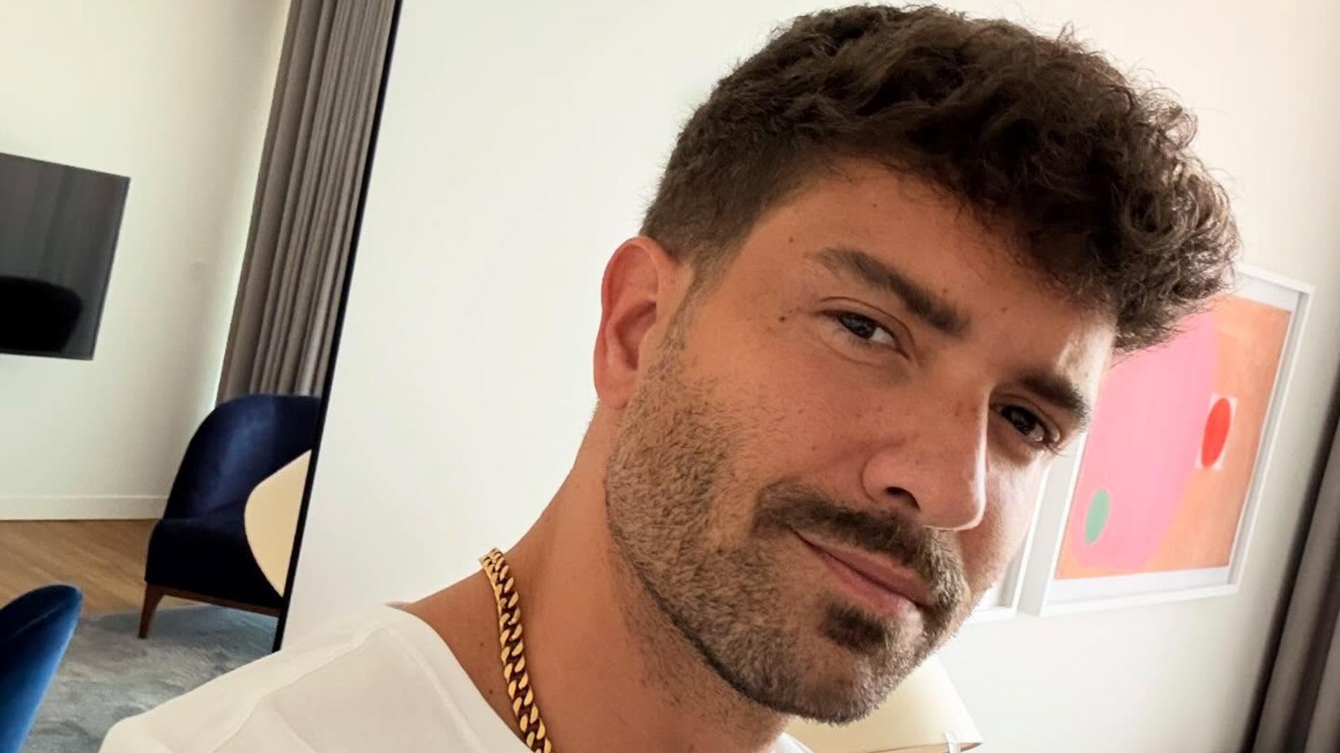 Así es el oasis madrileño de Pablo Alborán durante su recuperación: vegetación dentro y fuera y una sala dedicada a la música
