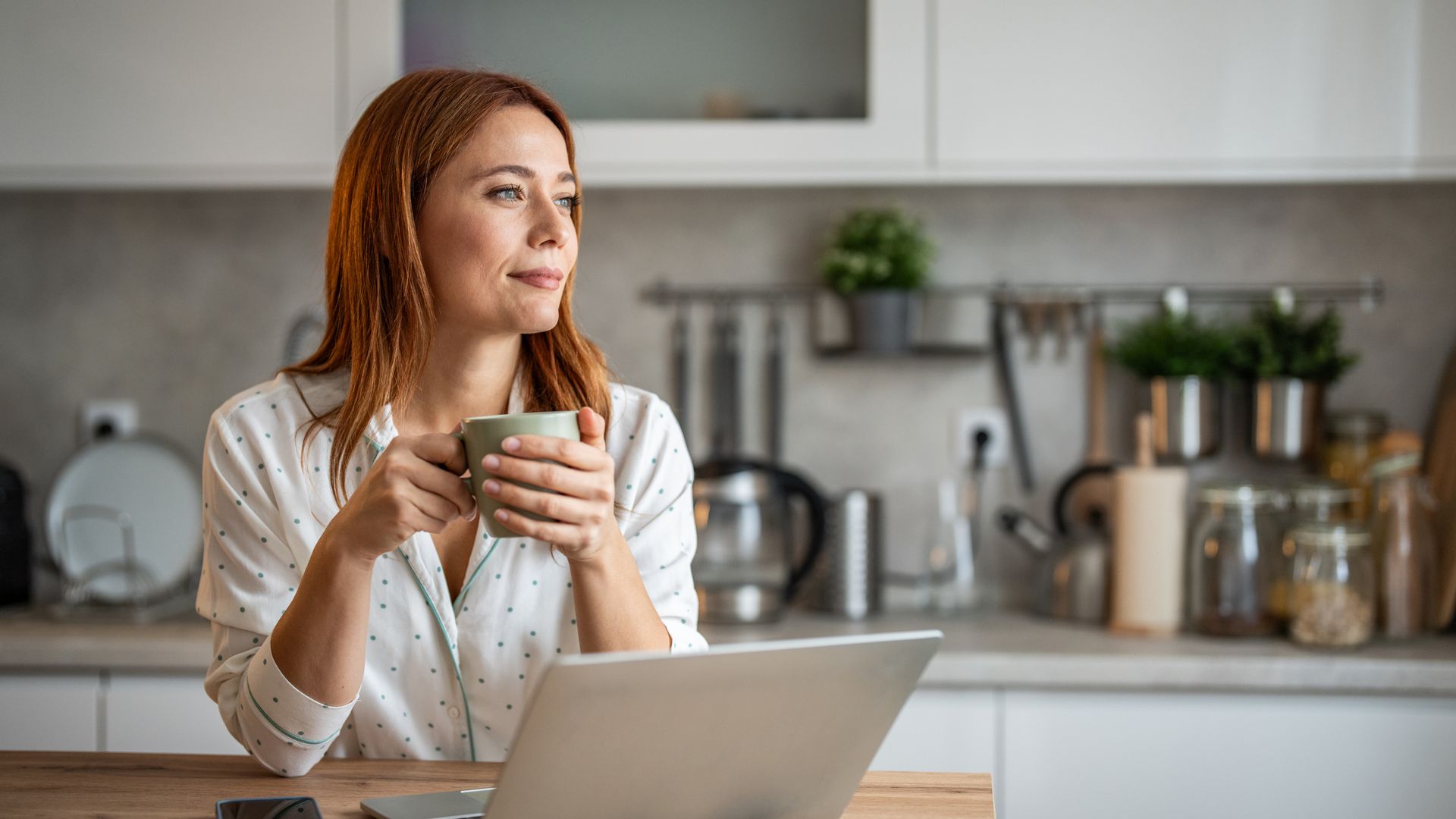 De la cafetera ‘express’ a la aspiradora superventas sin cable: 4 imprescindibles para casa que facilitan la vida