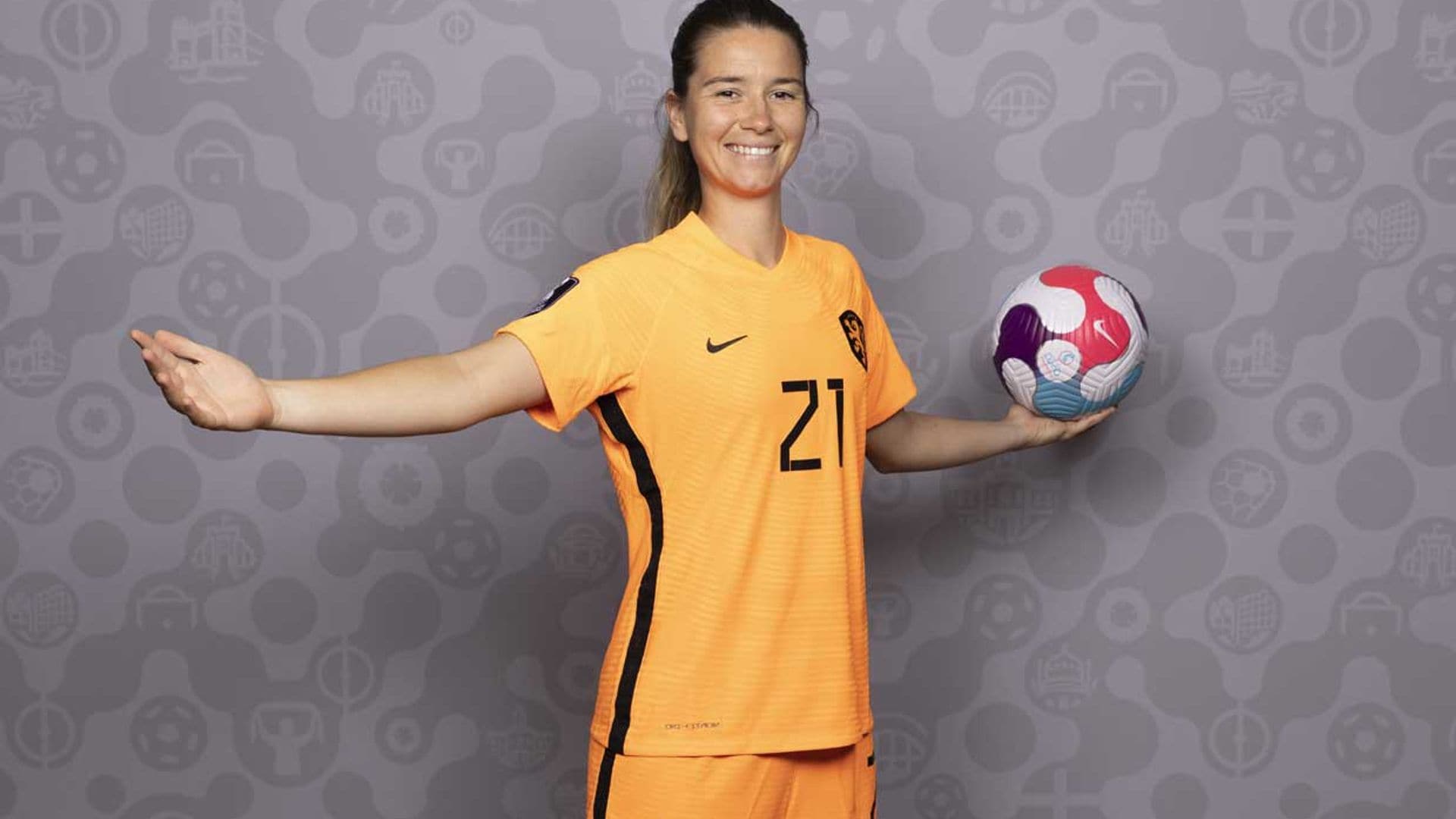 Damaris, la hija políglota de un reconocido 'pelotari' que triunfa en la Eurocopa con Países Bajos