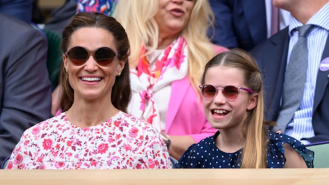 Pippa Middleton con la princesa Charlotte de Gales