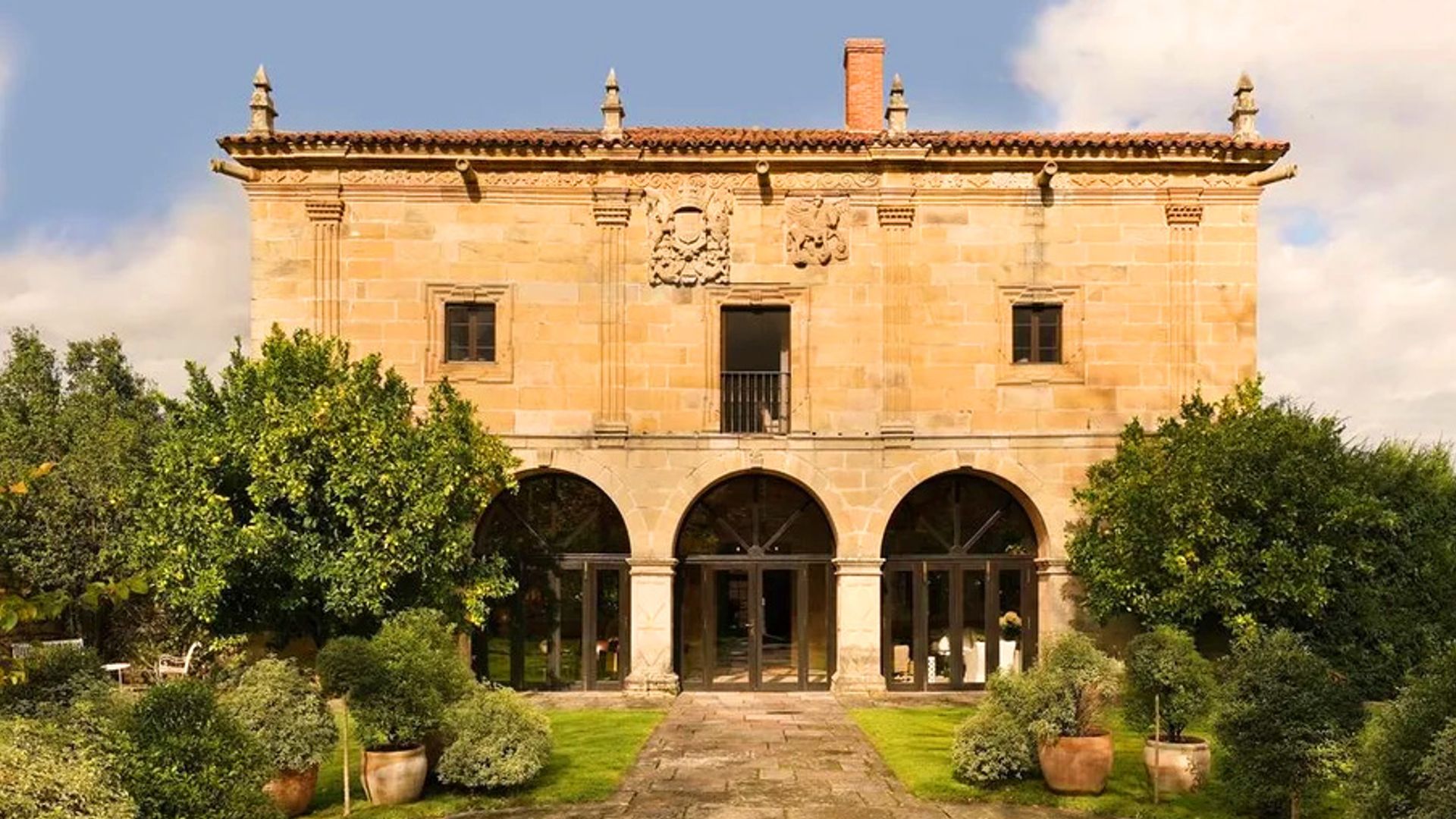 El refugio secreto de Cantabria que ha conquistado a Rafa Nadal, Antonio Banderas y la realeza europea