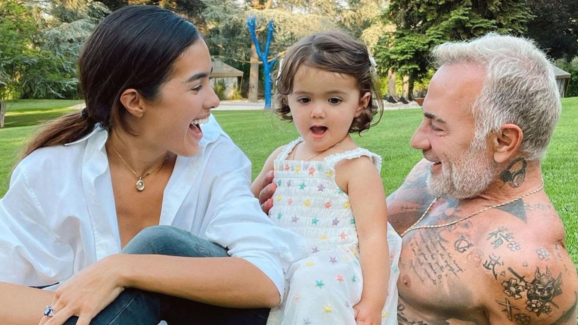 El recibimiento por todo lo alto de Gianluca Vacchi y su familia al regresar a Italia