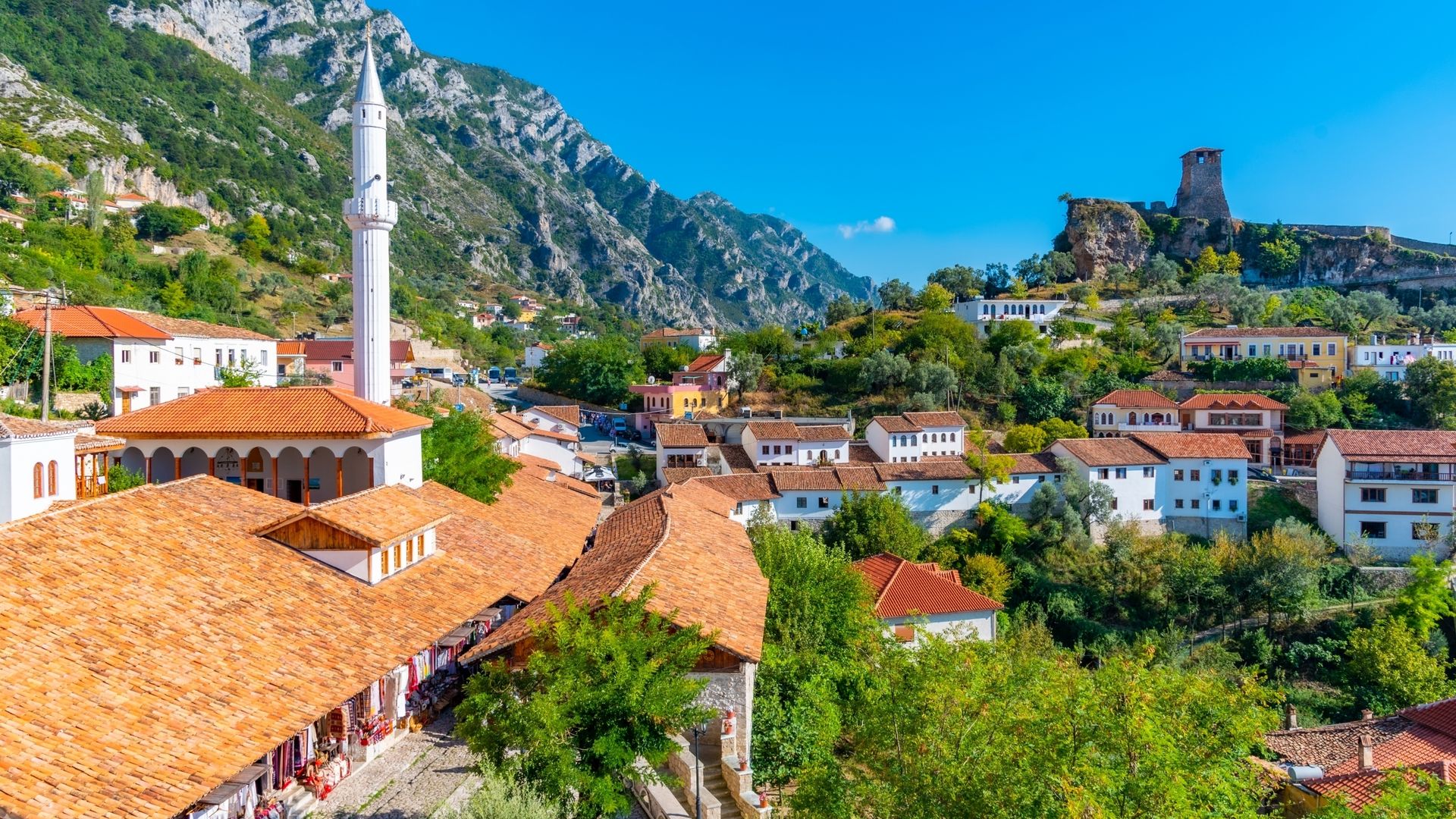 Vista aérea del castillo y bazar de Kruje, Albania