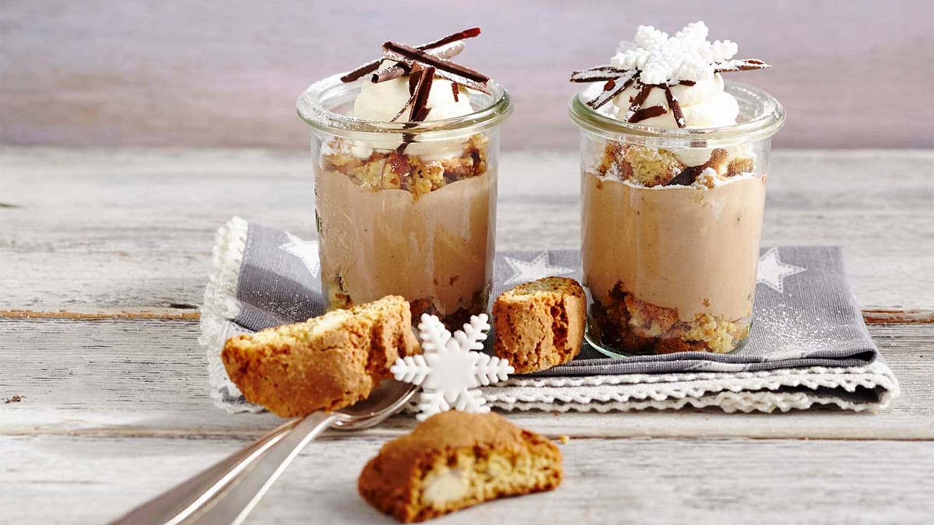 Crema de café y choco al vino con 'cantucci'