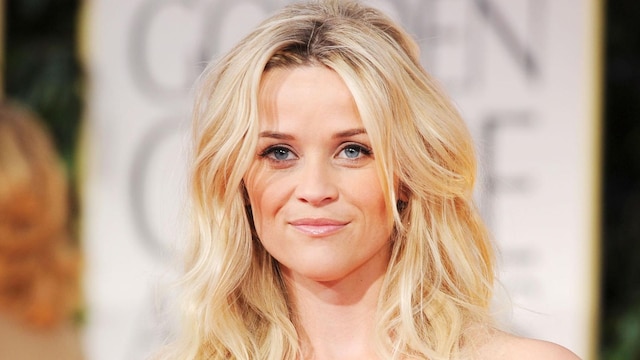 reese witherspoon en traje rojo