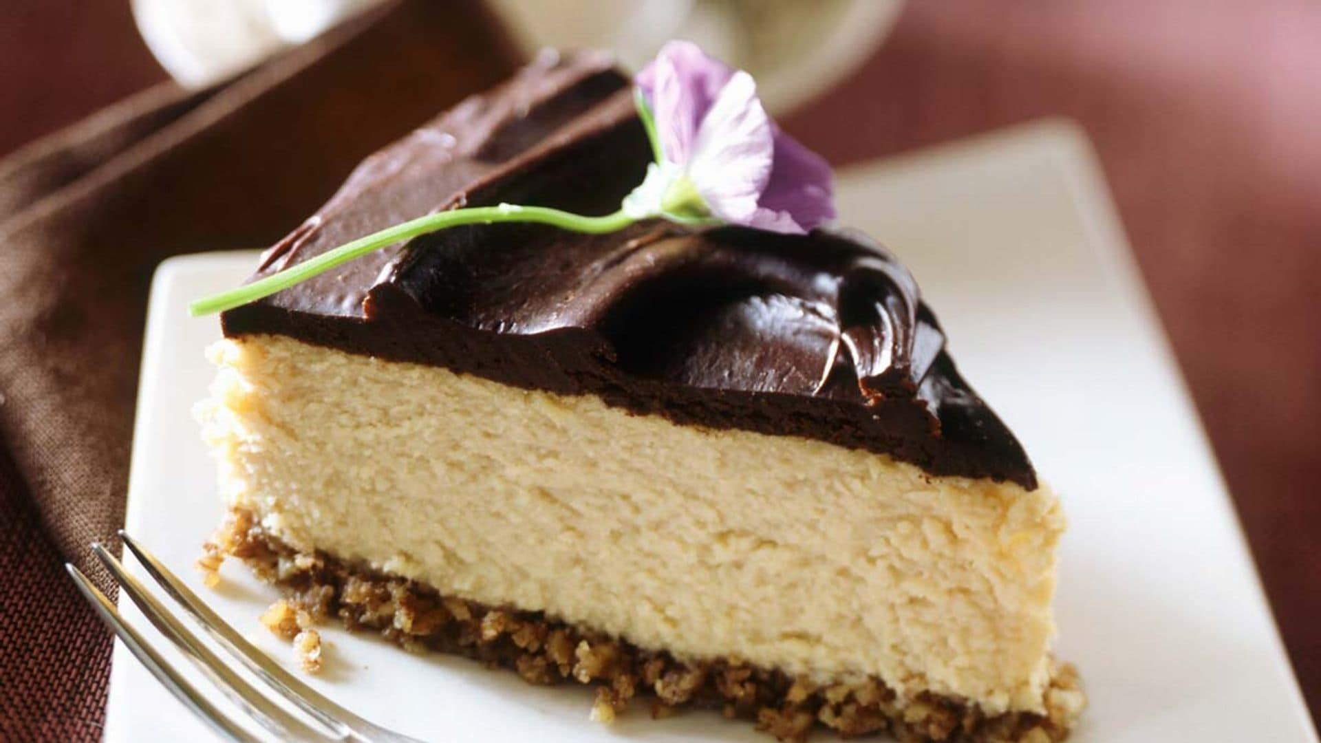 Tarta de queso con cobertura de chocolate