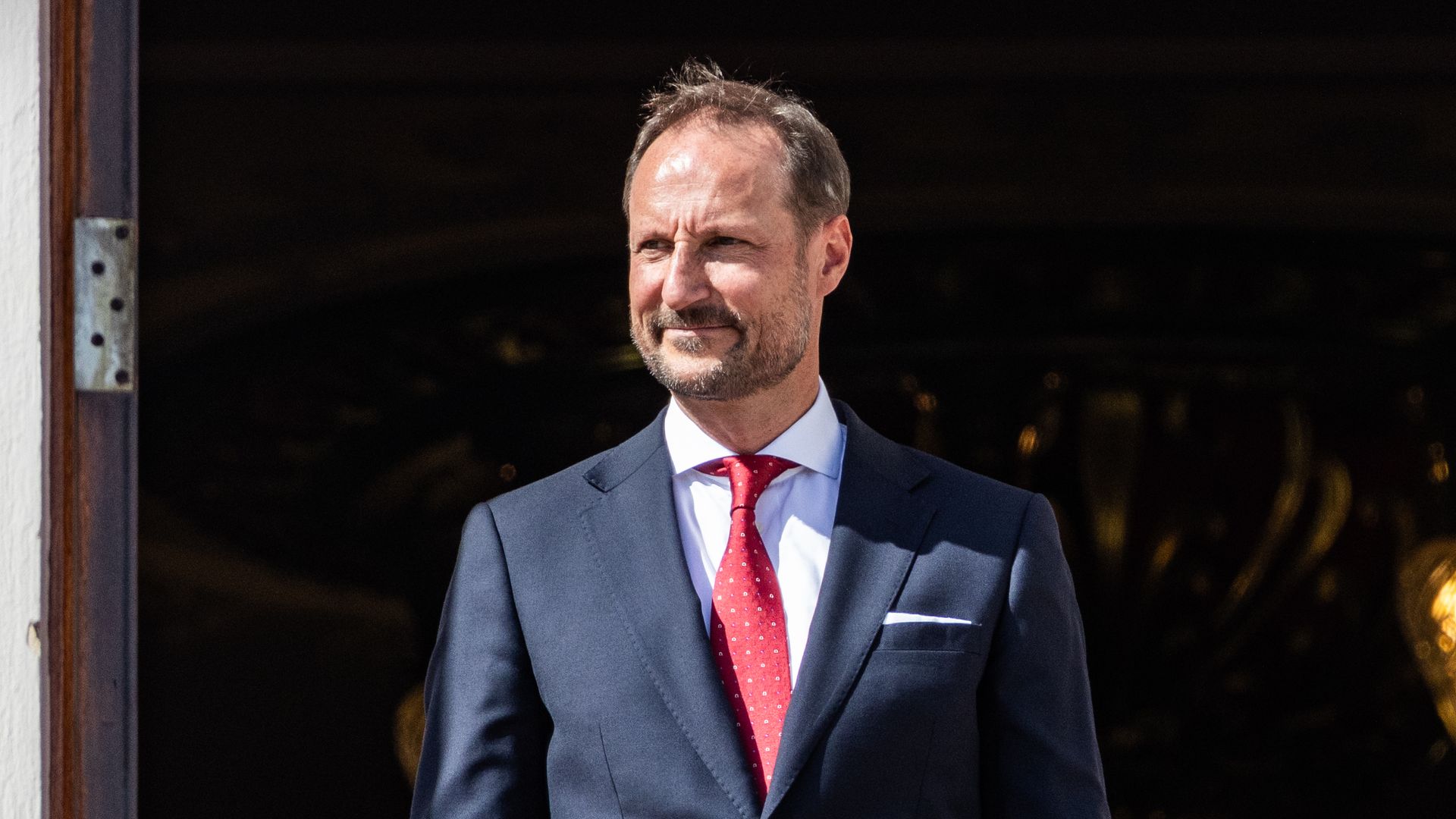 La guardia más dura de Haakon durante la madrugada en la que perdió a su padre y se convirtió en Rey