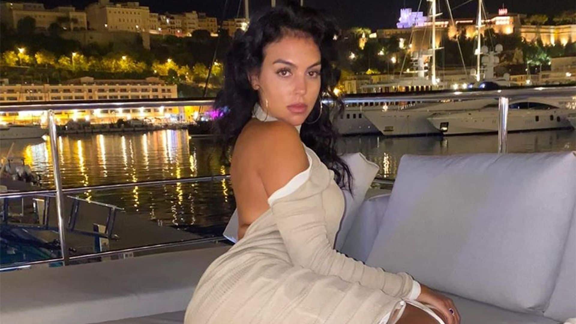 Georgina y Bella, protagonistas del duelo de estilo del verano: ¿quién lleva mejor este vestidazo?