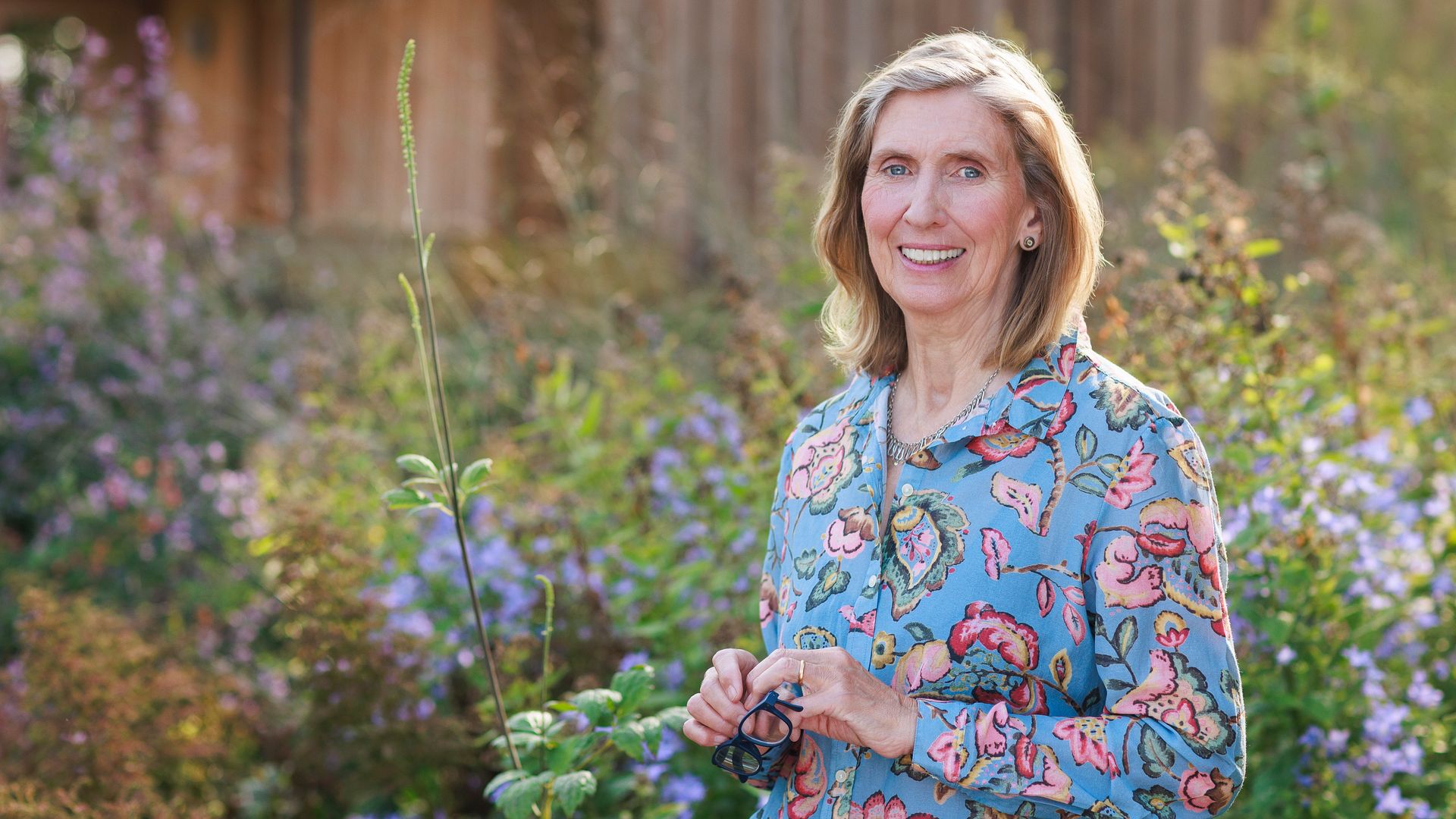 Sue Stuart-Smith en su jardín