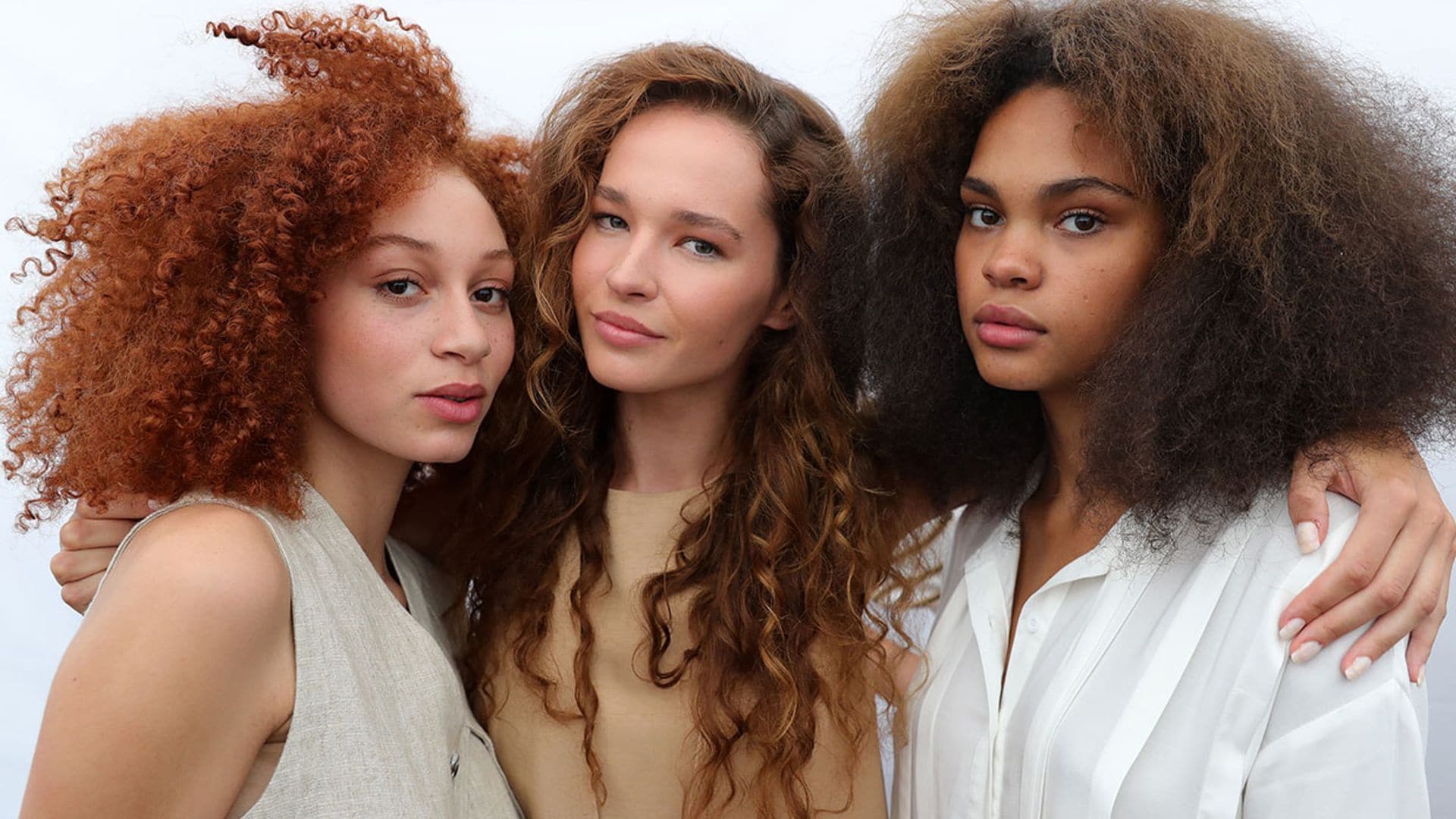 'Bowl method': todo sobre la técnica fácil que usan las chicas con el pelo rizado más bonito