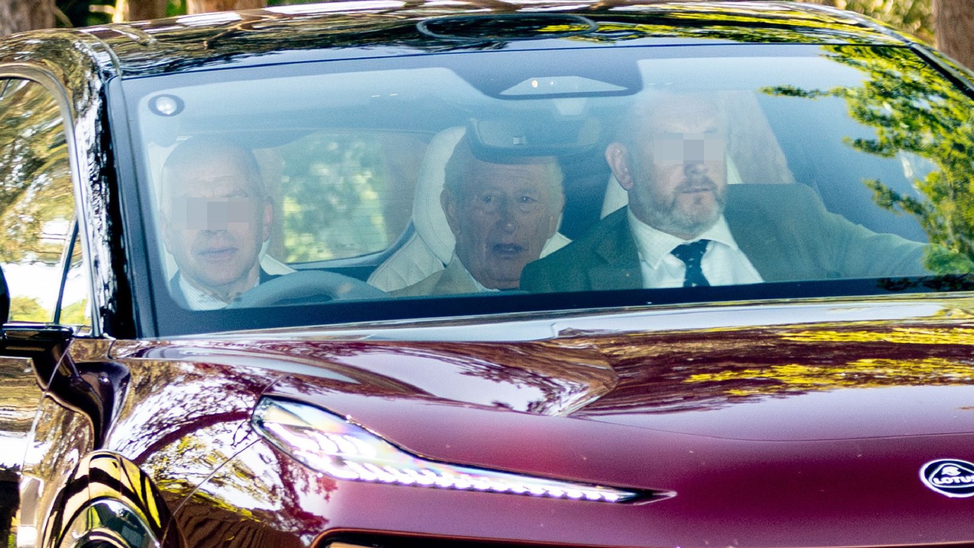 Carlos III, en su llegada a Sandringham