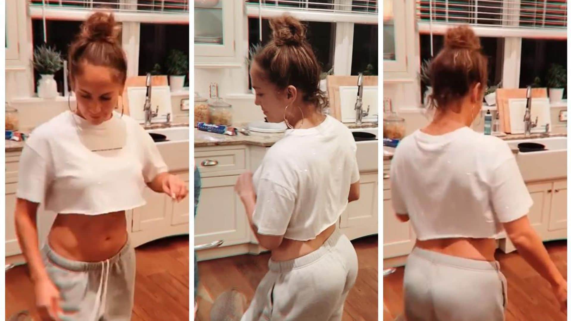 Sin maquillaje y con un look súper cómodo, así baila y cocina Jennifer Lopez, ¡tienes que verlo!