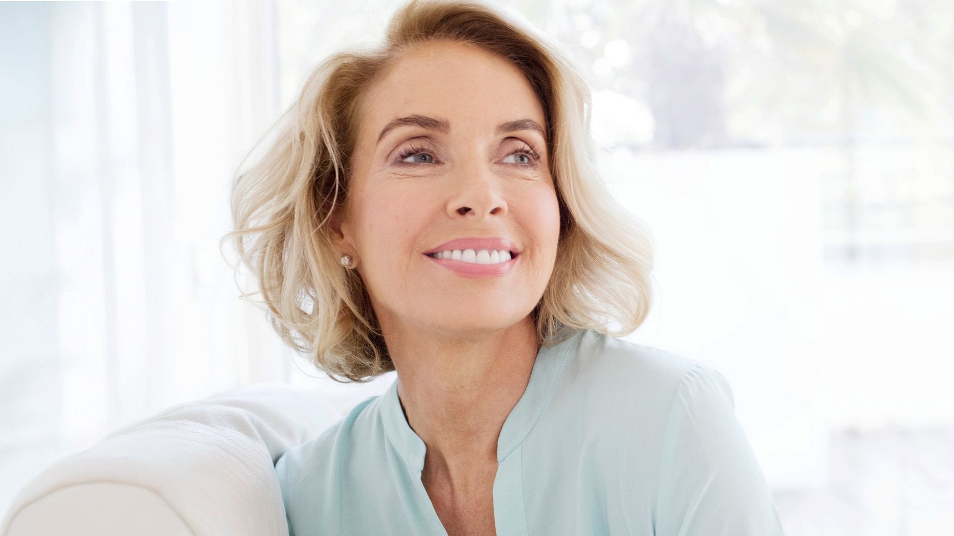 Rutina experta de skincare para mujeres de más de 45: los pasos clave para cuidar la piel madura