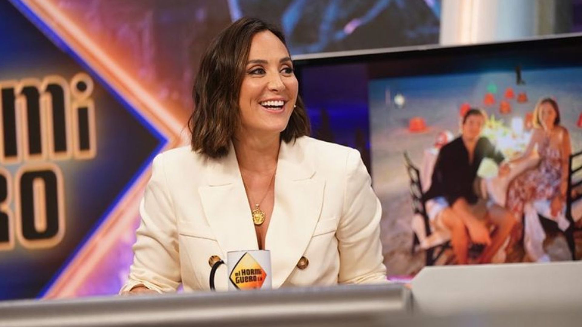 Tamara Falcó vuelve al trabajo con su look favorito: americana y pantalón 'wide leg'