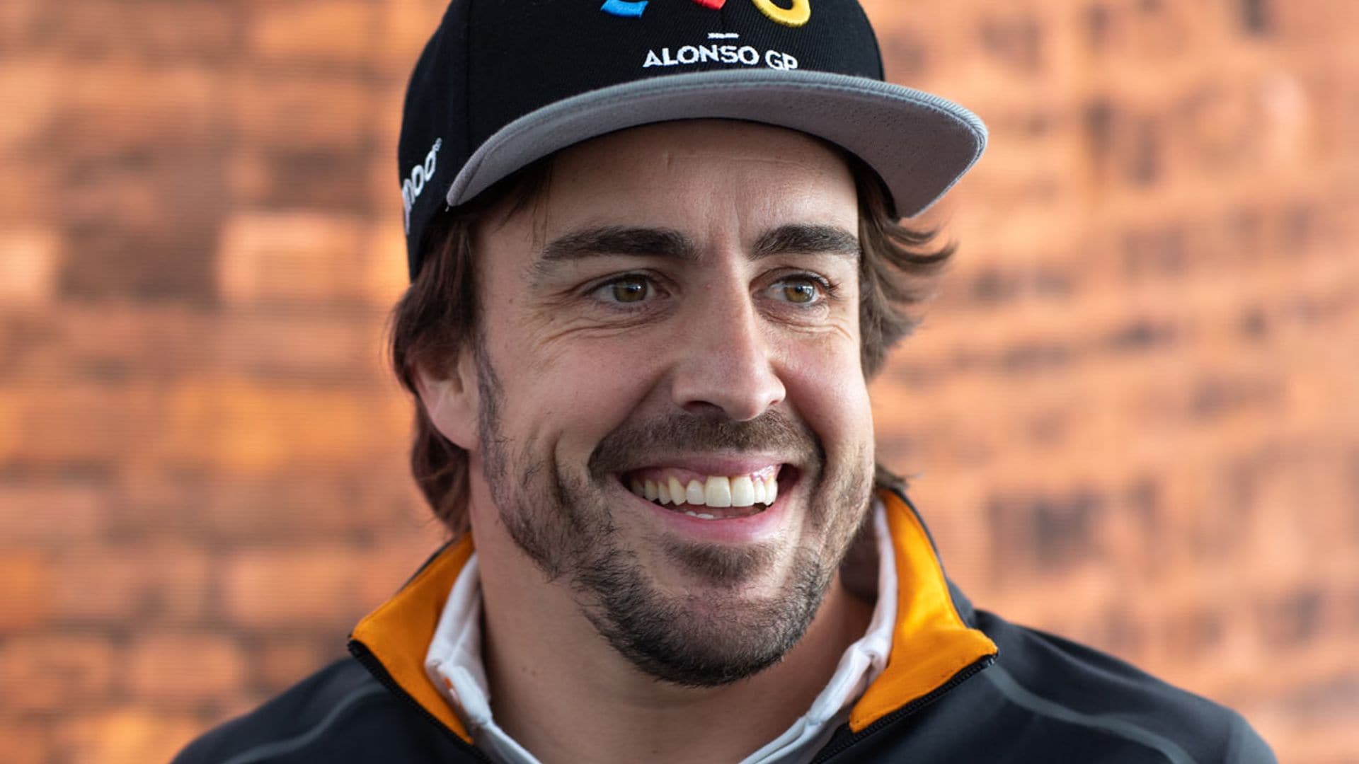 Fernando Alonso, operado 'con éxito' de la mandíbula tras ser atropellado mientras montaba en bici