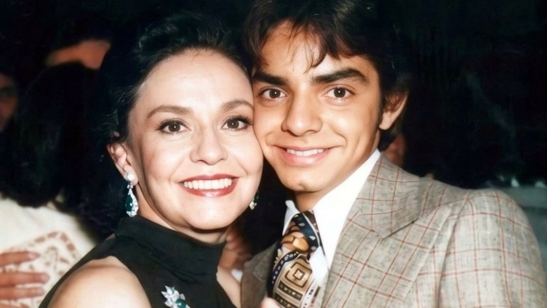 Eugenio Derbez Honra La Memoria De La Primera Persona Que Crey En l 