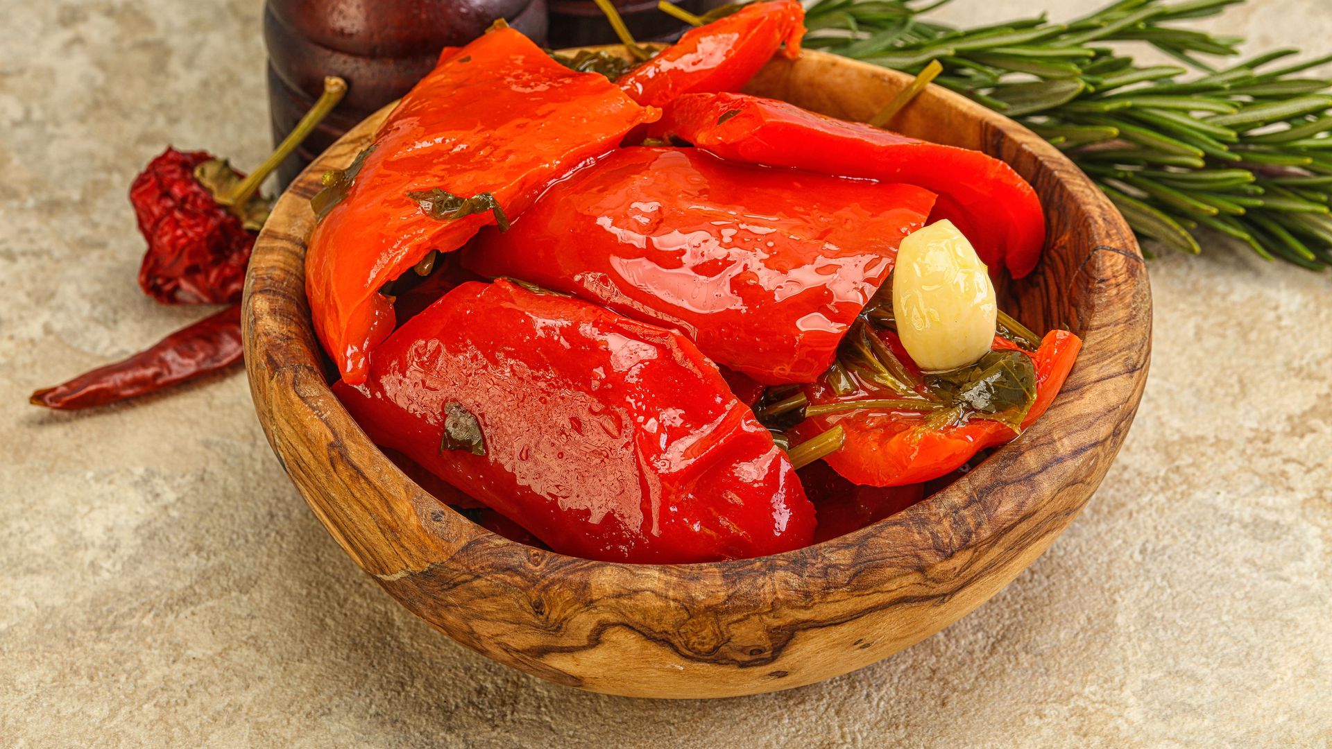 Cómo asar pimientos rojos en casa (y que queden perfectos)