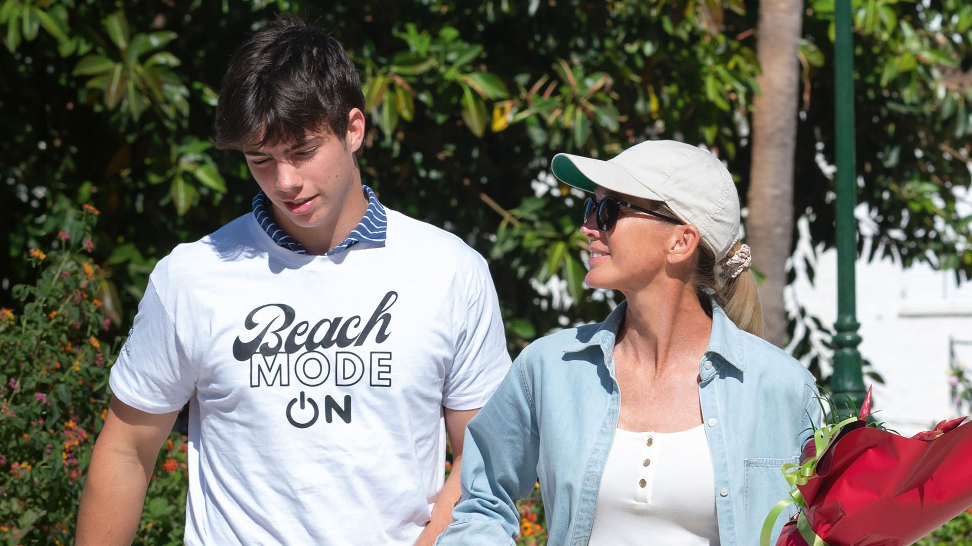 Miranda Rijnsburger con su hijo Guillermo en Marbella