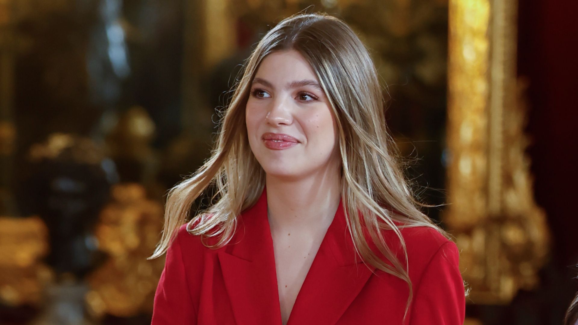 La infanta Sofía recupera su traje rojo un año después y lo convierte en el guiño más español para el 12 de octubre