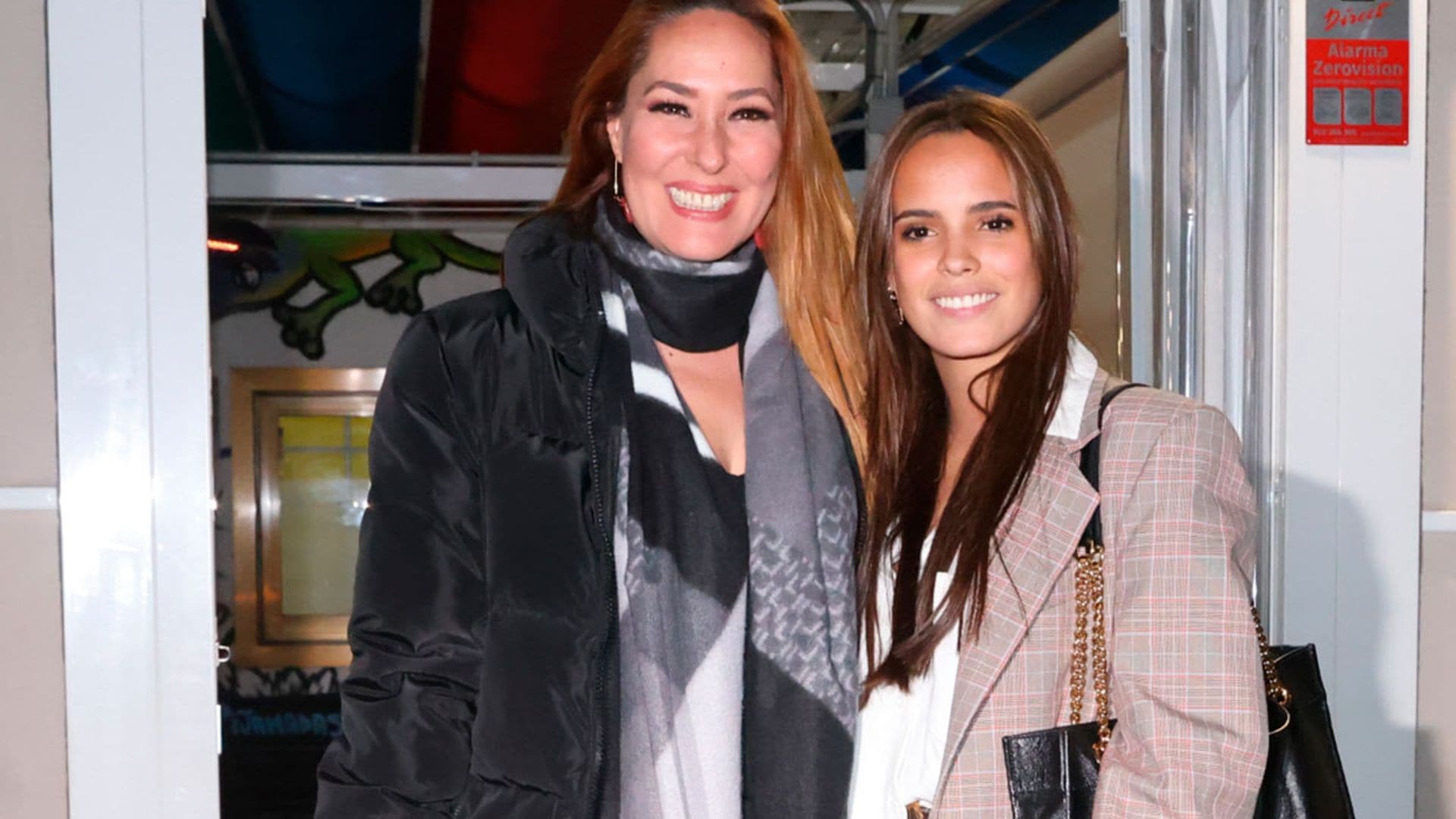 Gloria Camila se convierte en la protagonista del nuevo videoclip de su prima Rosario Mohedano