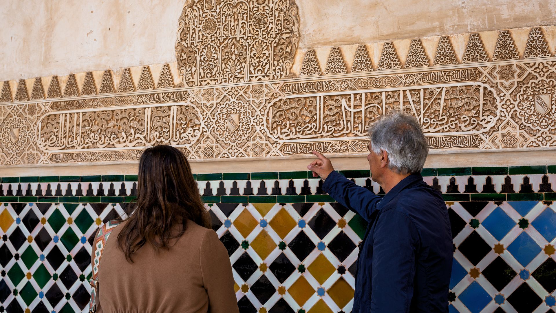 Visitamos La Alhambra de Granada, uno de los monumentos más bellos del mundo, de la mano del arquitecto Juan Domingo Santos