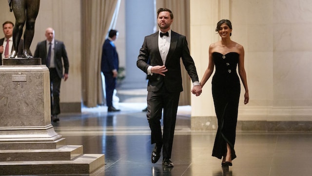 La futura segunda dama Usha Vance deslumbra en D.C. con vestido Oscar de la Renta
