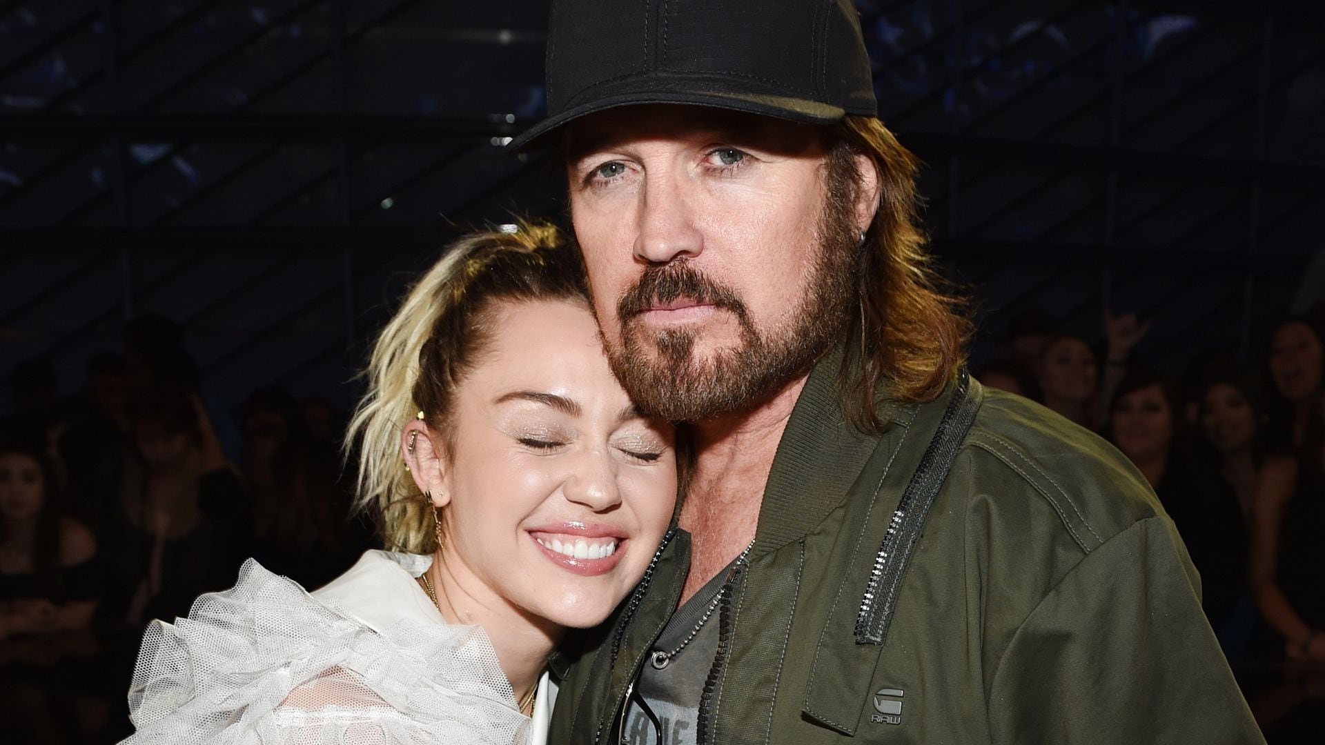 Miley Cyrus se reconcilia con su padre: las fotos que lo confirman tras años de polémicas