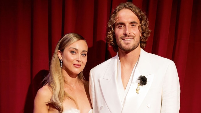 Paula Badosa y Stefanos Tsitsipas posan para ¡HOLA!