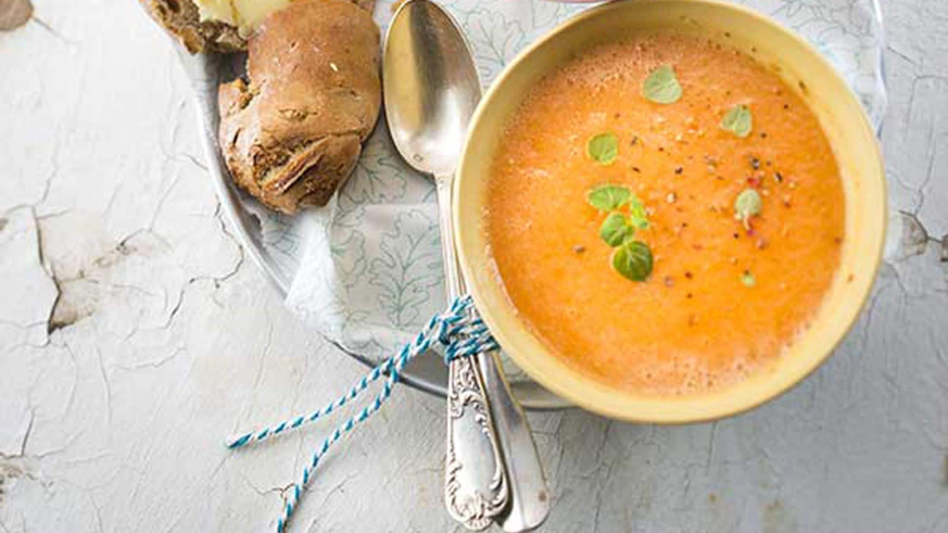 Sopa fría de melón y manzana a la menta