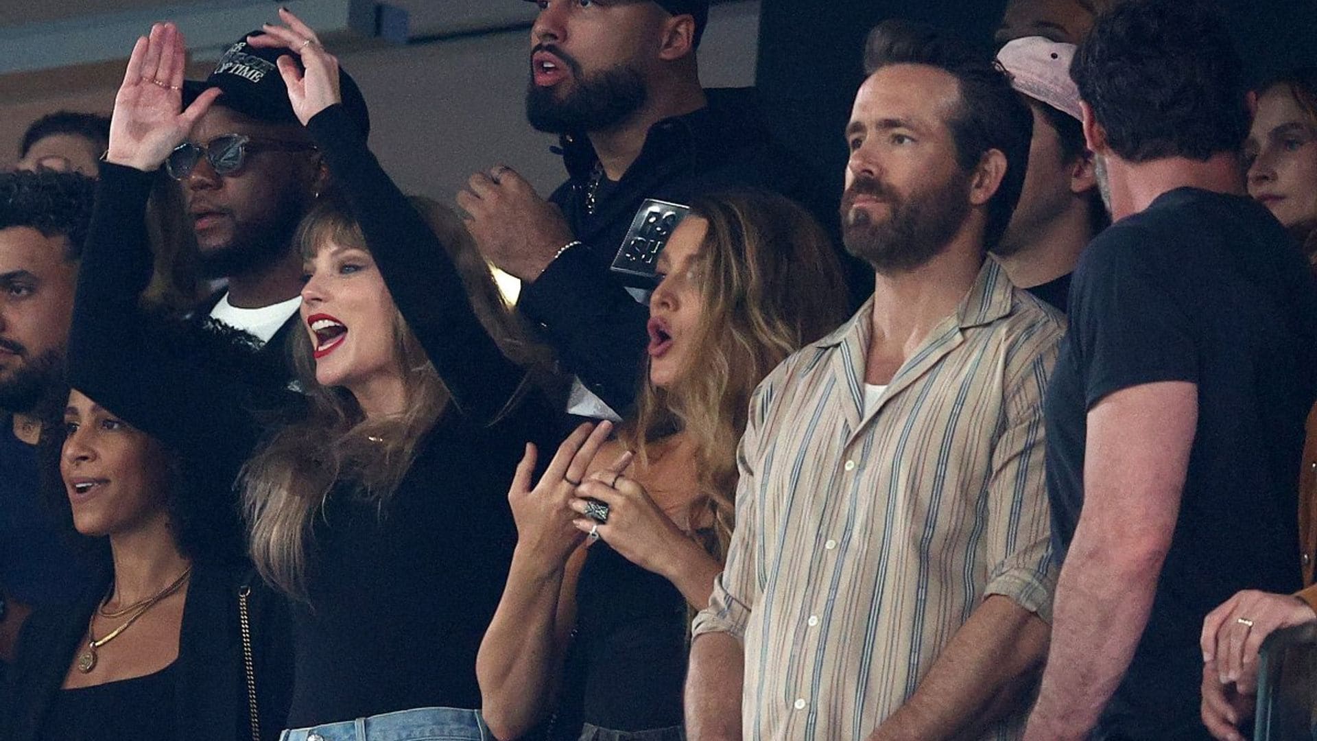 Con todo y Sophie Turner, Blake Lively y Ryan Reynolds, Taylor Swift aparece en el partido de Travis Kelce