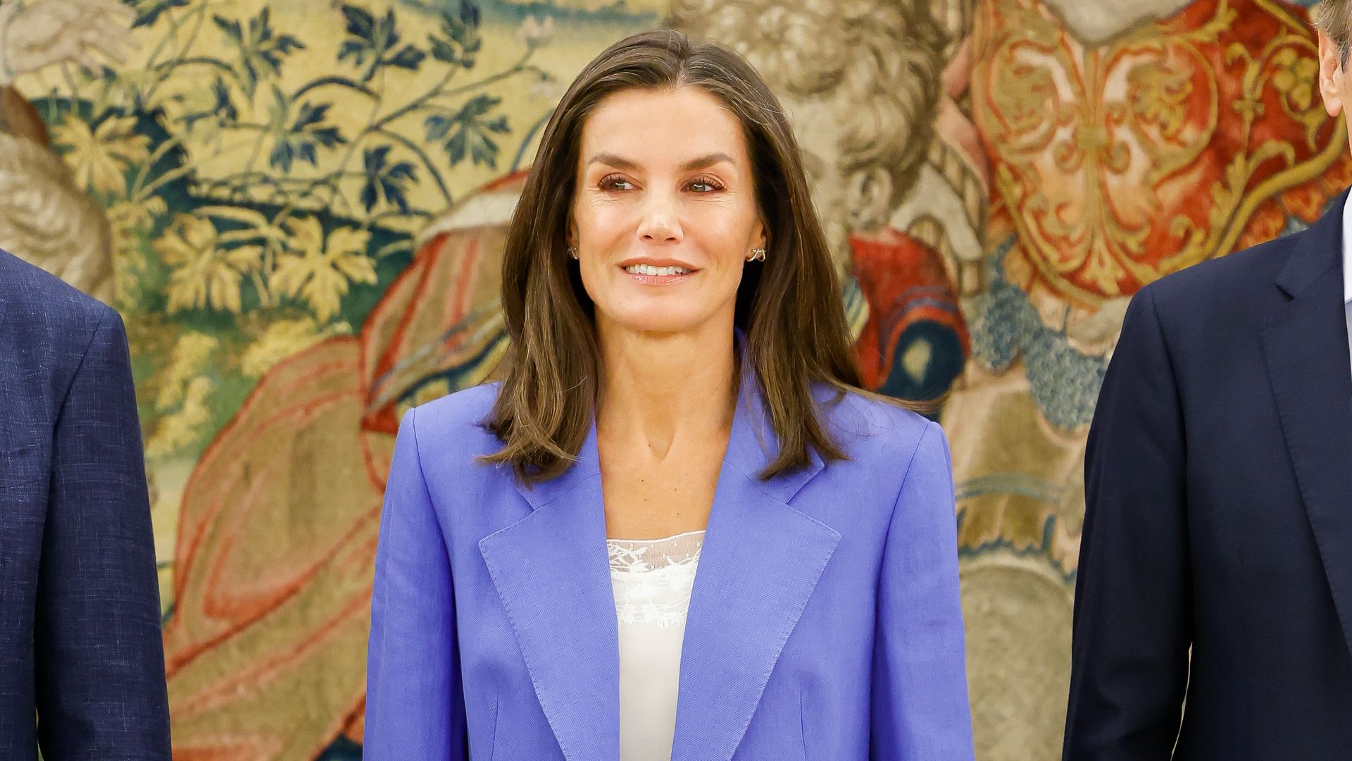 La fórmula fácil y elegante de la reina Letizia para largas jornadas de trabajo en verano