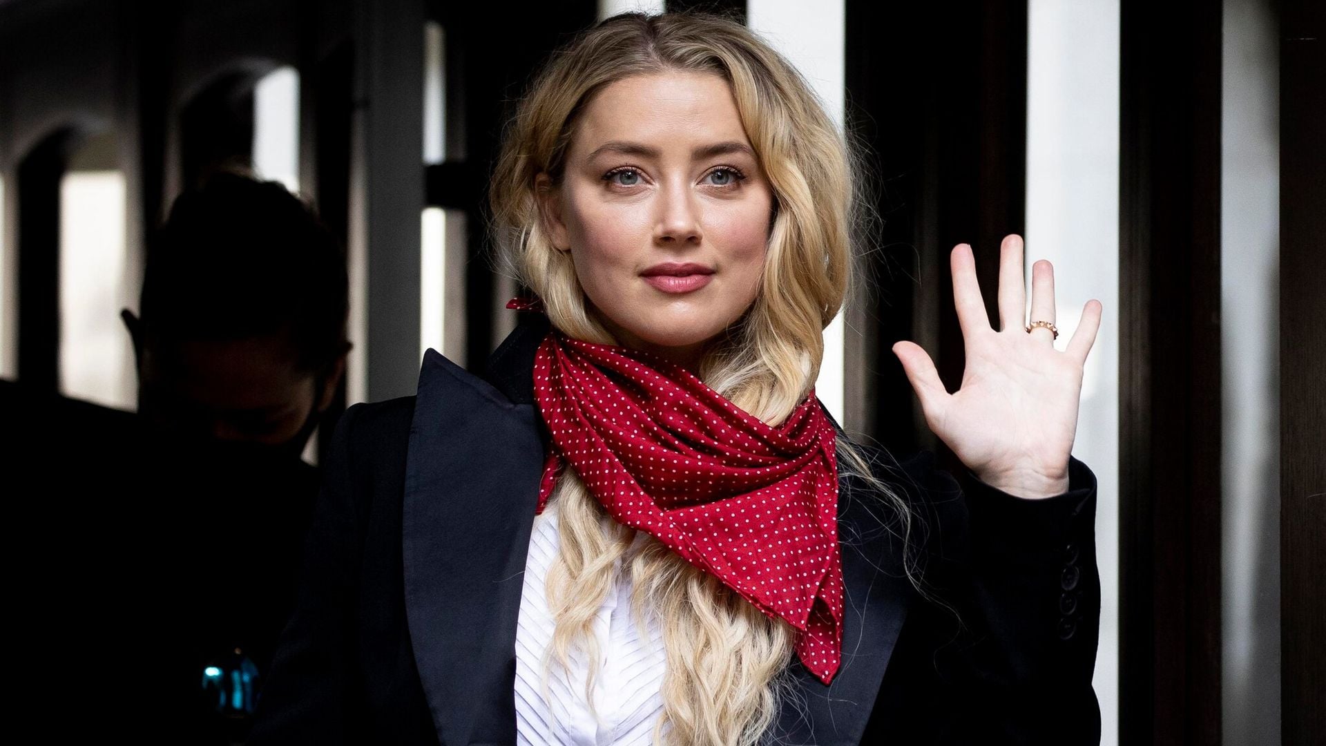 Amber Heard afirma que aún ama a Johnny Depp: ‘Lo amo, lo amé con todo mi corazón’