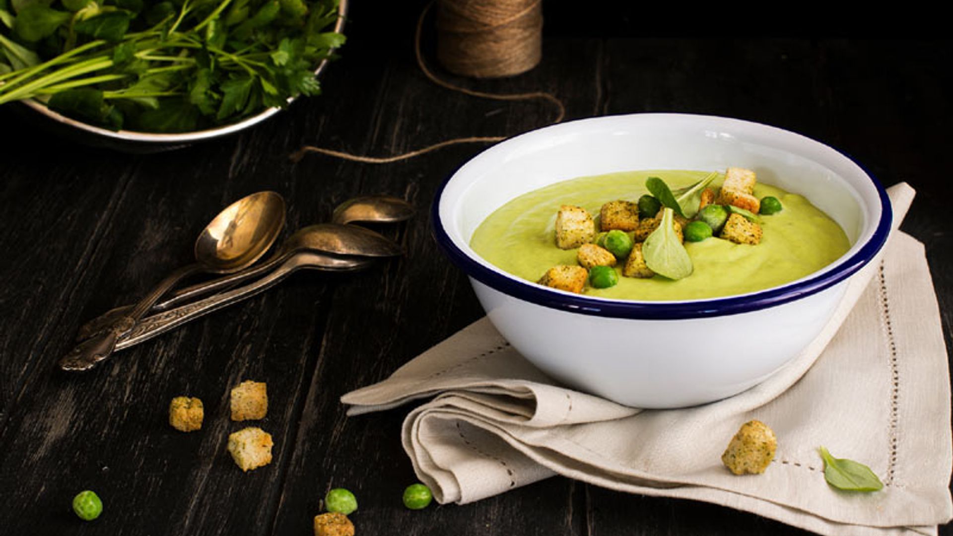 Gazpacho de guisantes con menta