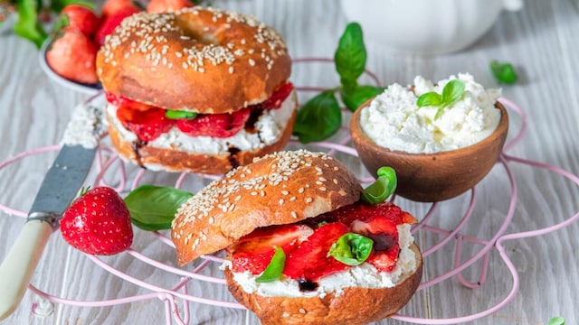 bagel age