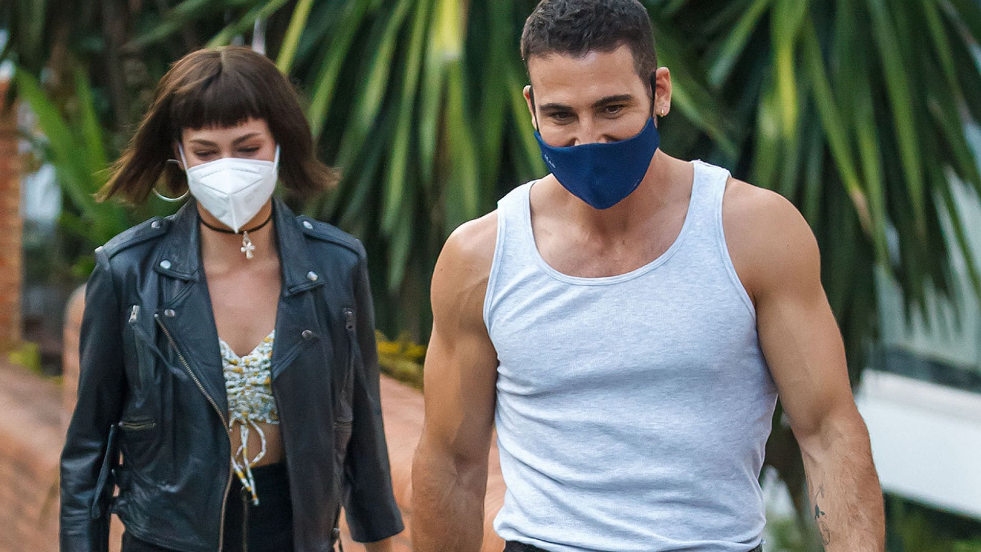 Primeras imágenes de Miguel Ángel Silvestre en el rodaje de 'La casa de papel' junto a Úrsula Corberó