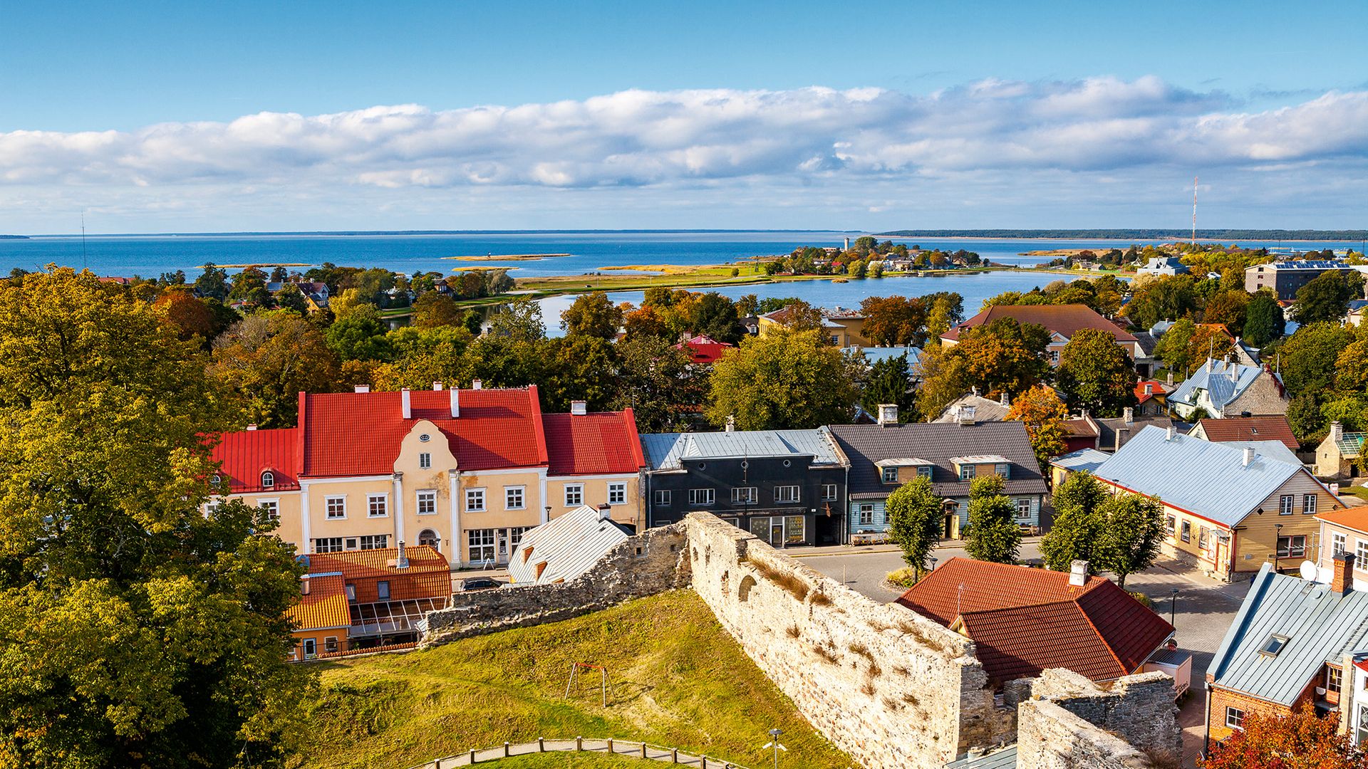 Entre Tallin y el mar Báltico: el road trip por Estonia que descubre islas y algunas de las playas más tranquilas de Europa y pocos conocen